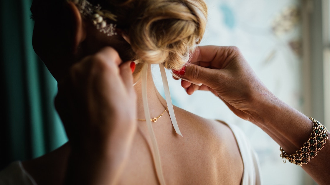 The 4 best ways to market your salon to brides